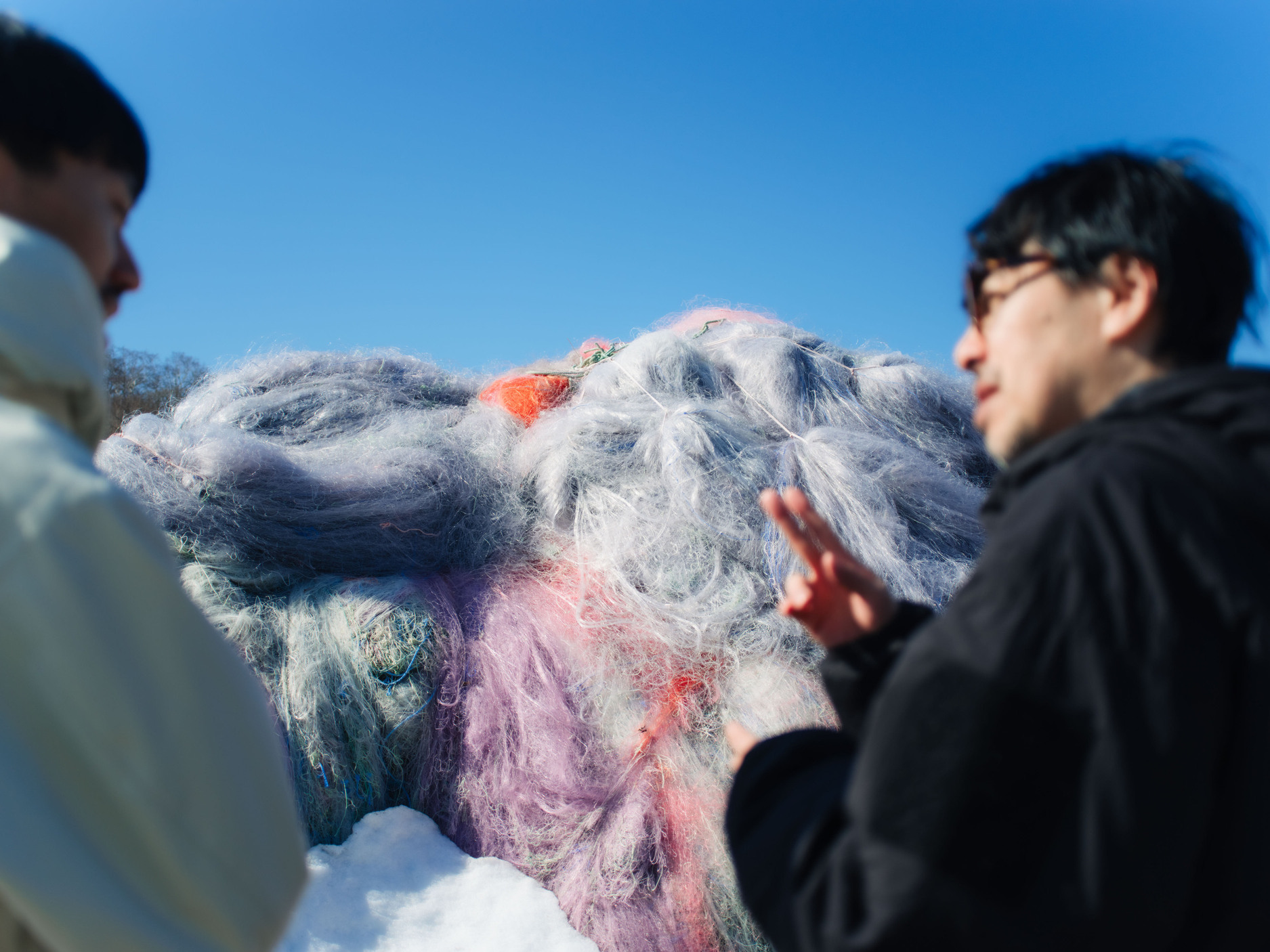 海と暮らしのあいだに。漁網から生まれた素材「MURON」と歩む、服づくりの未来