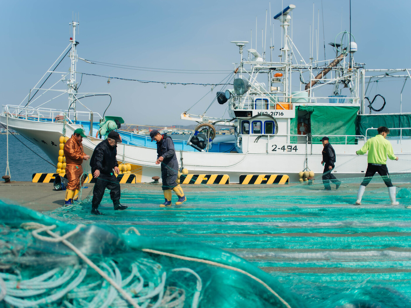 海と暮らしのあいだに。漁網から生まれた素材「MURON」と歩む、服づくりの未来